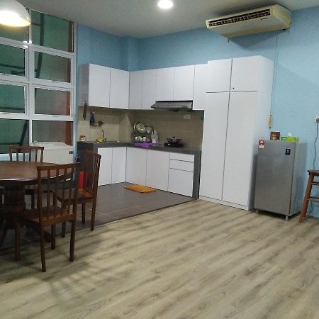 Xenia Homestay Kuching Luaran gambar