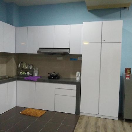 Xenia Homestay Kuching Luaran gambar