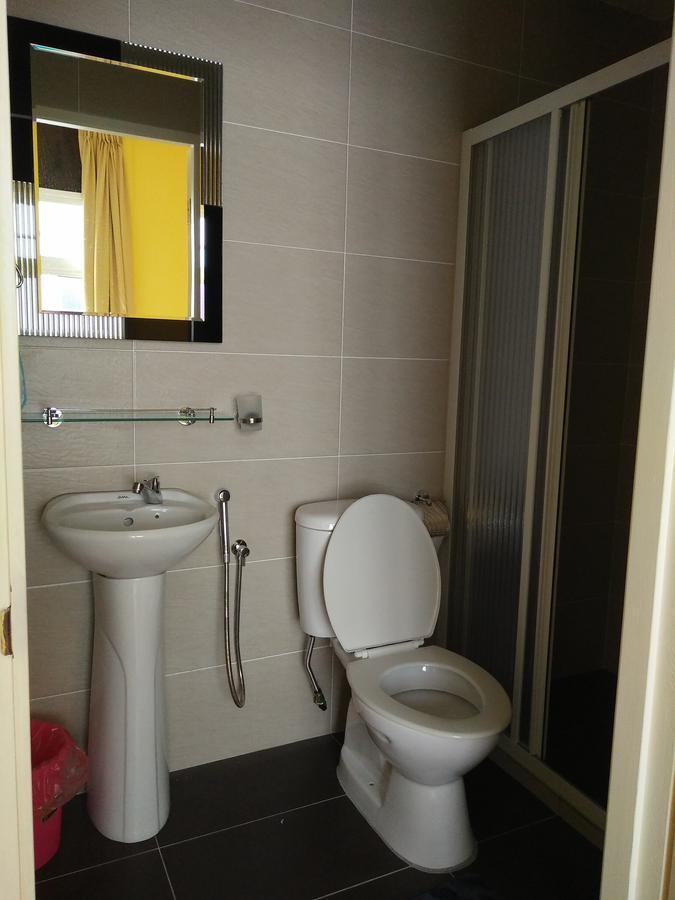 Xenia Homestay Kuching Luaran gambar